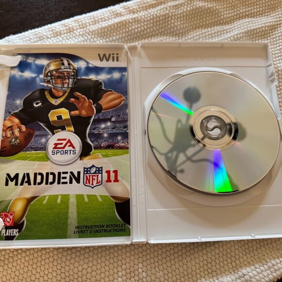 Nintendo Wii Madden NFL 11 - Picture 4 of 4